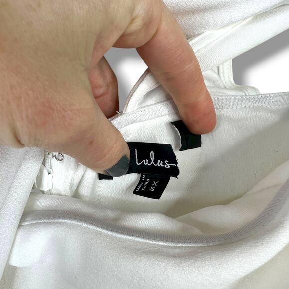 Lulus NWOT Devoted To Fun Ivory White Crepe One-Shoulder Sleeveless Jumpsuit XS - Picture 6 of 10